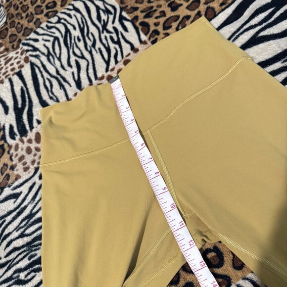 Lululemon High-Waisted Green Leggings Size 8 Stretchy & Comfortable Activewear - Picture 8 of 10